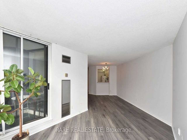 409 - 1131 Steeles Ave W
