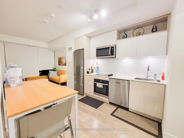 1635 - 135 Lower Sherbourne St