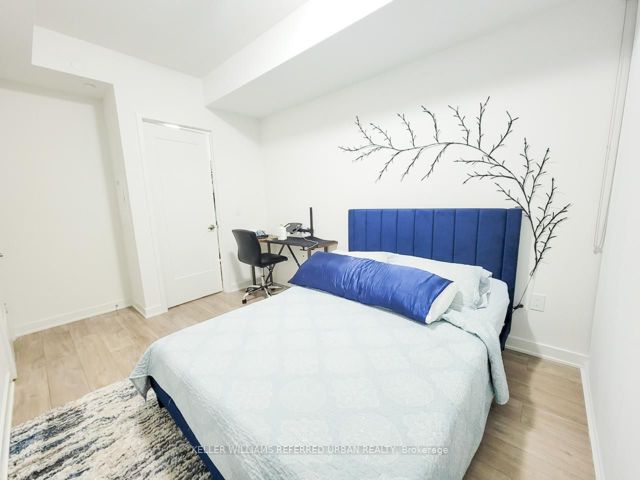 1635 - 135 Lower Sherbourne St