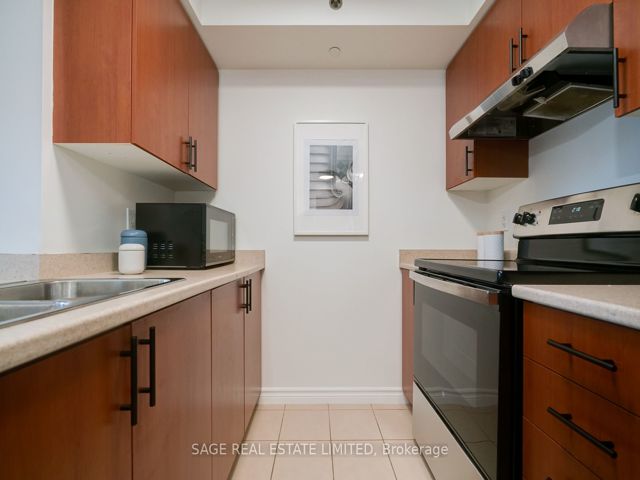 311 - 35 Saranac Blvd