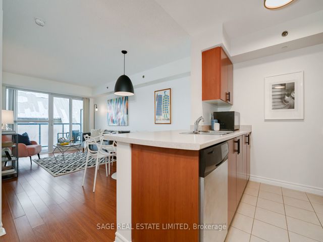 311 - 35 Saranac Blvd