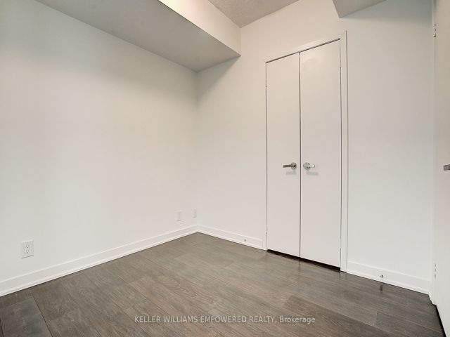 1610 - 100 Harbour St