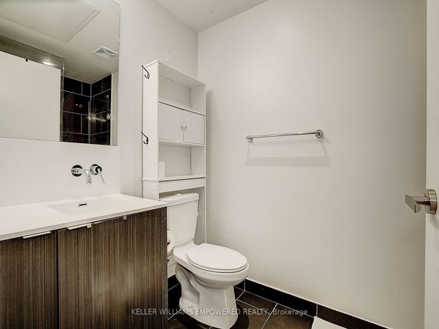 1610 - 100 Harbour St