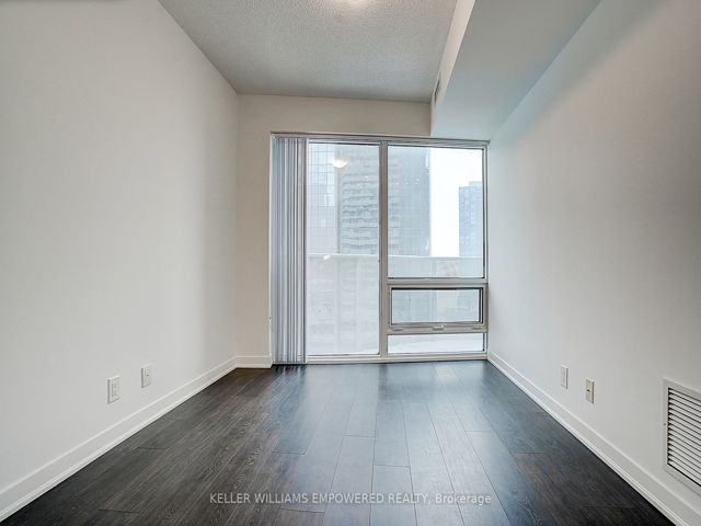 1610 - 100 Harbour St