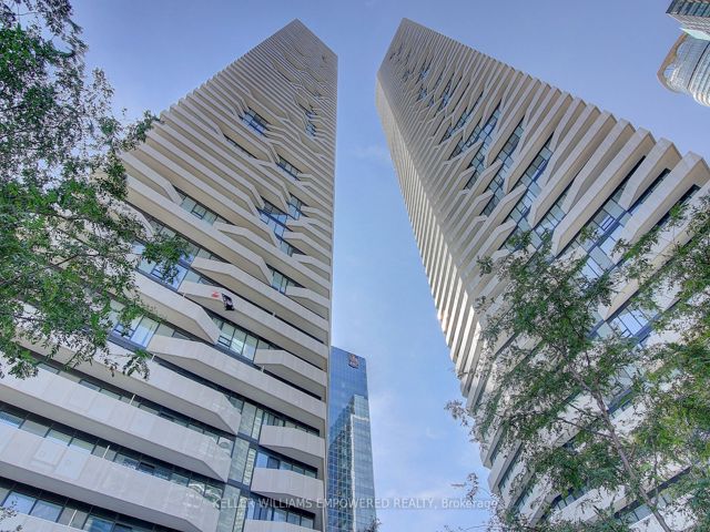 1610 - 100 Harbour St