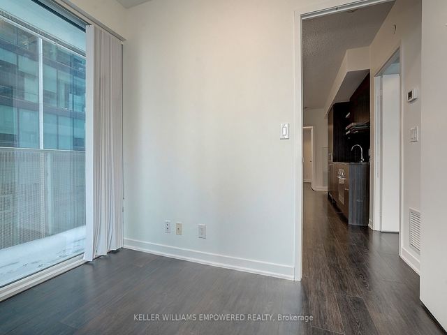 1610 - 100 Harbour St