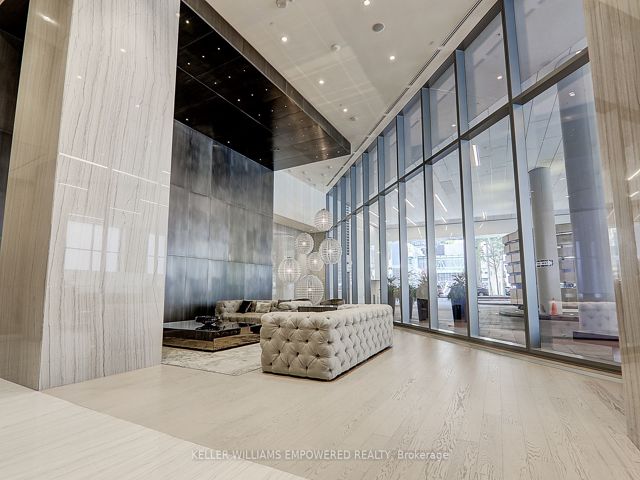 1610 - 100 Harbour St