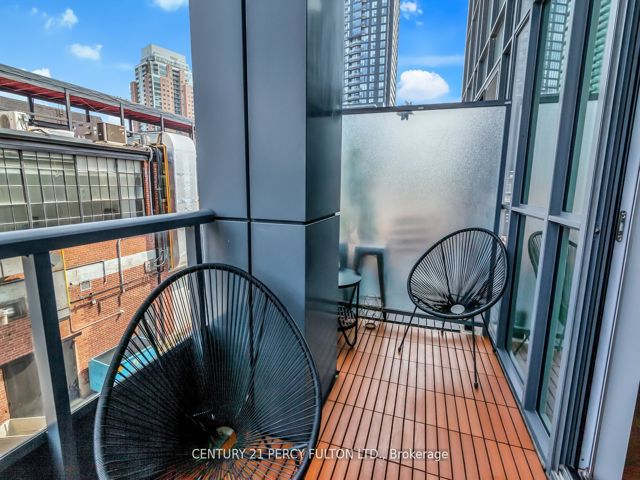 325 - 5 Hanna St