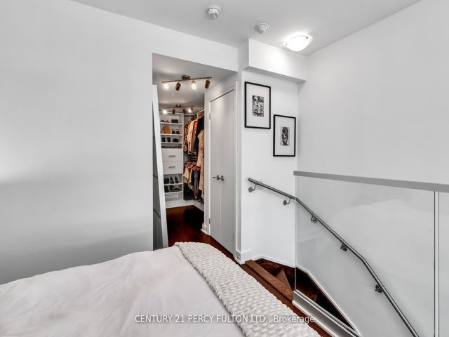325 - 5 Hanna St