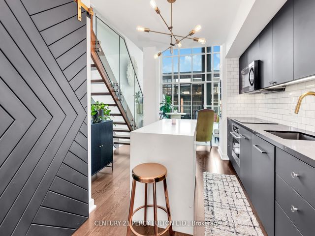 325 - 5 Hanna St