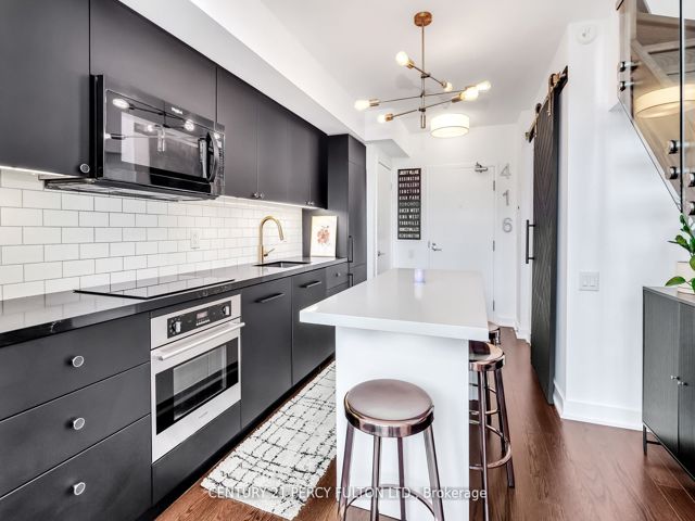 325 - 5 Hanna St