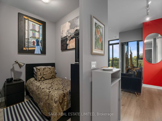 703 - 250 Lawrence Ave W