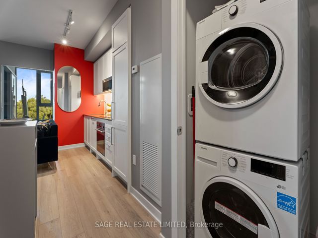 703 - 250 Lawrence Ave W
