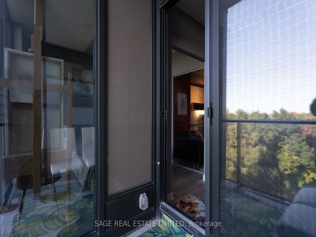 703 - 250 Lawrence Ave W
