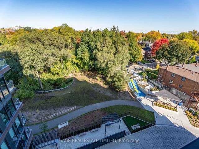 703 - 250 Lawrence Ave W