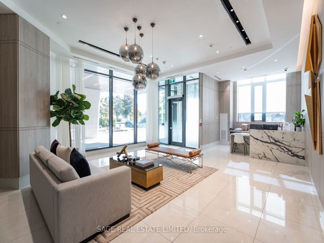 703 - 250 Lawrence Ave W
