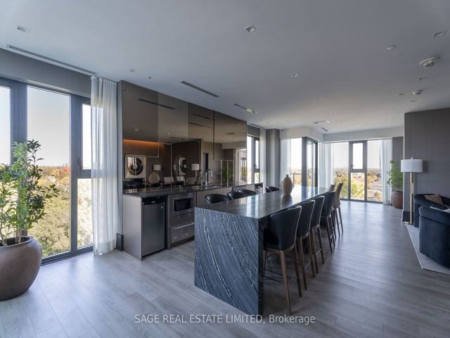 703 - 250 Lawrence Ave W