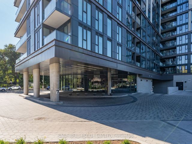 703 - 250 Lawrence Ave W