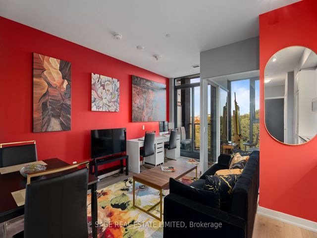 703 - 250 Lawrence Ave W
