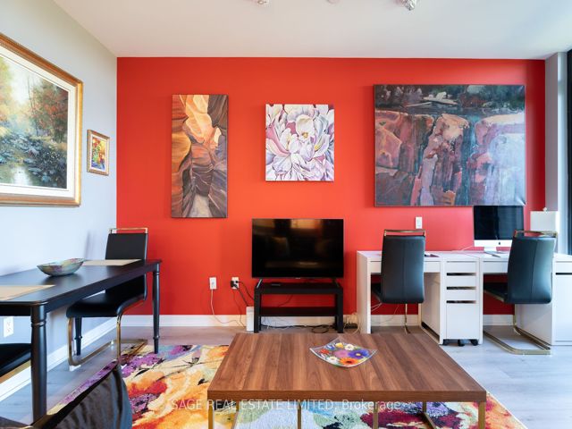 703 - 250 Lawrence Ave W