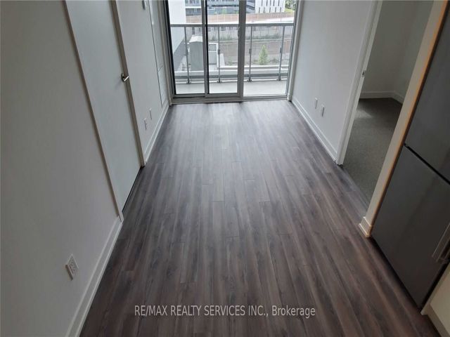 523 - 120 Varna Dr