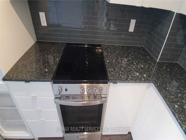 523 - 120 Varna Dr