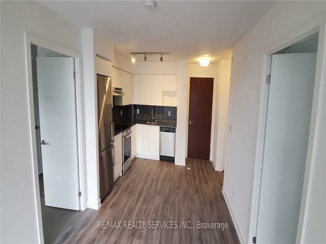 523 - 120 Varna Dr