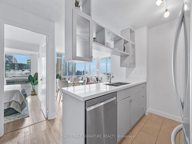 3710 - 397 Front St W