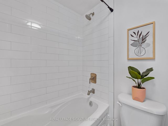 3710 - 397 Front St W