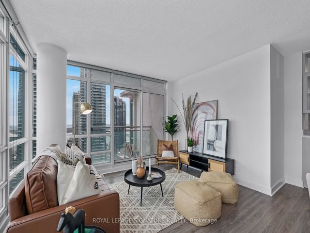 3710 - 397 Front St W