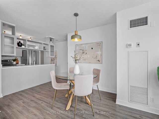 3710 - 397 Front St W