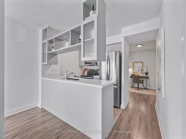 3710 - 397 Front St W