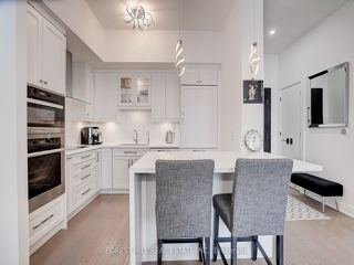 Uph06 - 3018 Yonge St
