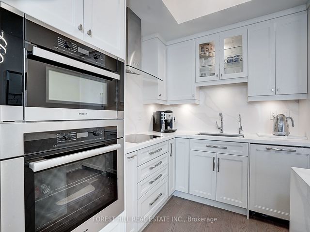 Uph06 - 3018 Yonge St