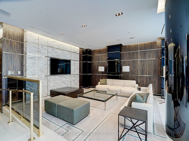 Uph06 - 3018 Yonge St