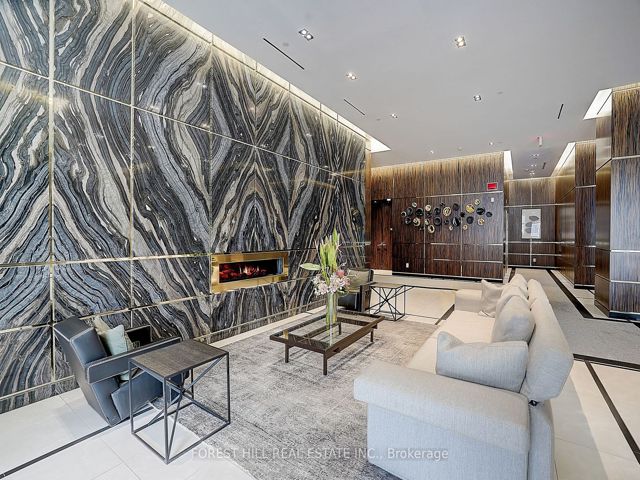 Uph06 - 3018 Yonge St