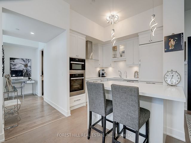 Uph06 - 3018 Yonge St