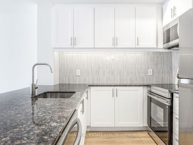 618 - 560 Front St W