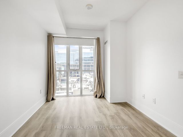 618 - 560 Front St W
