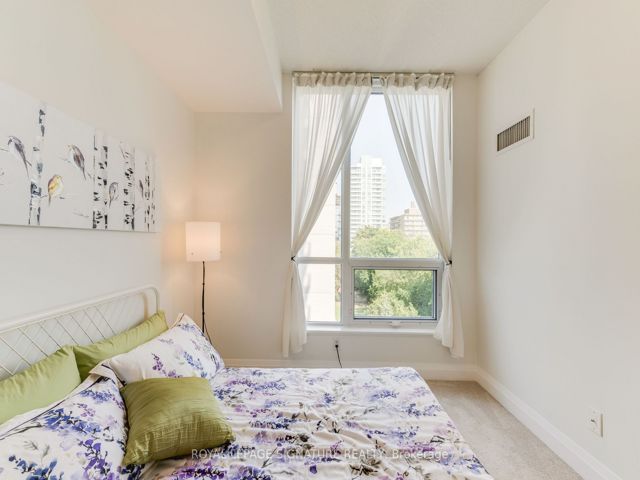 402 - 83 Redpath Ave