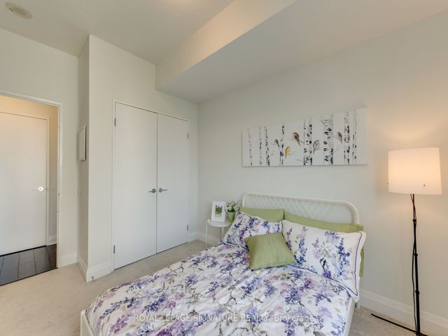 402 - 83 Redpath Ave