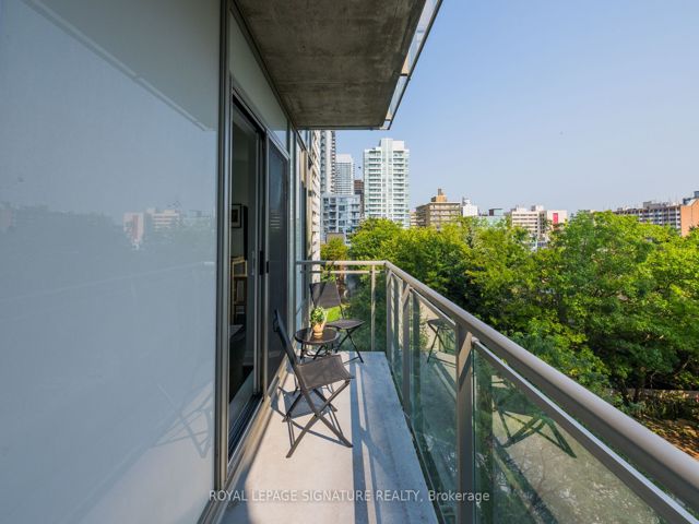 402 - 83 Redpath Ave