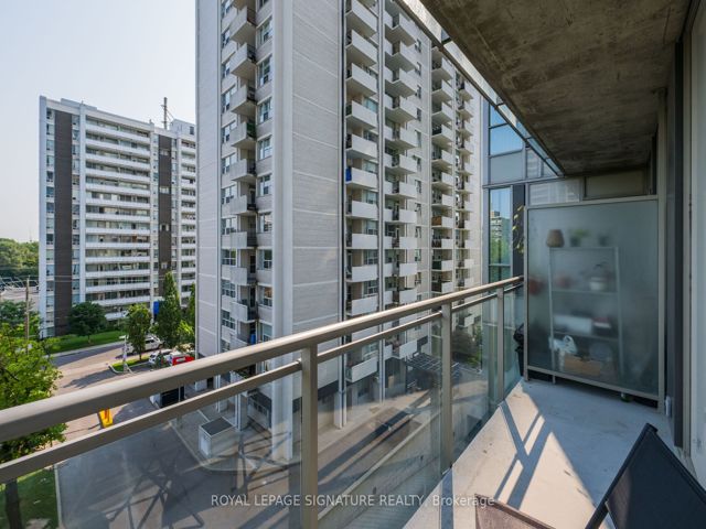 402 - 83 Redpath Ave