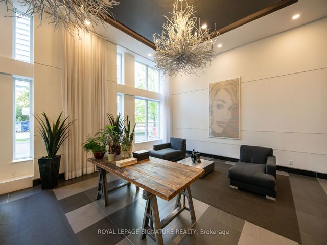 402 - 83 Redpath Ave