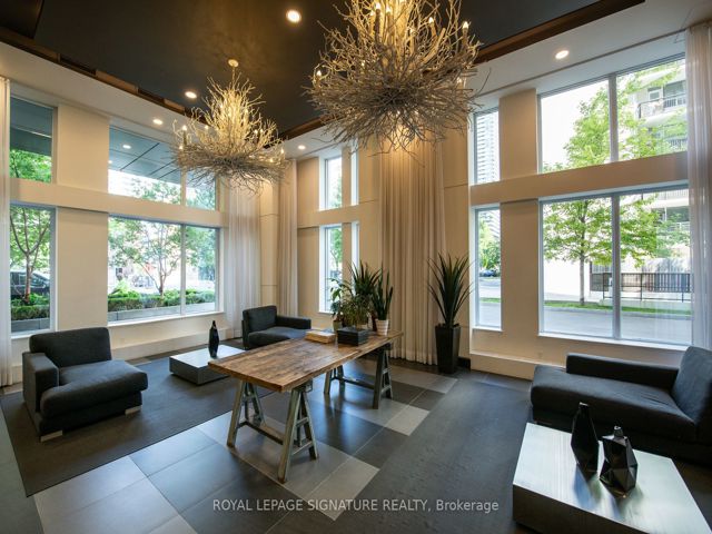 402 - 83 Redpath Ave