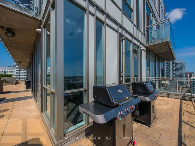 402 - 83 Redpath Ave
