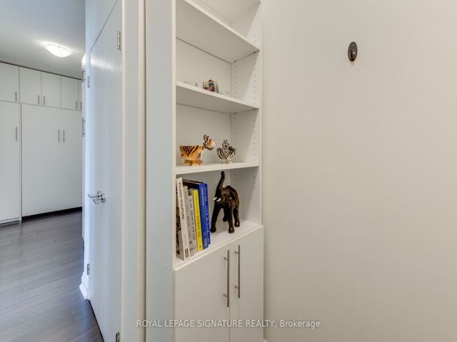402 - 83 Redpath Ave