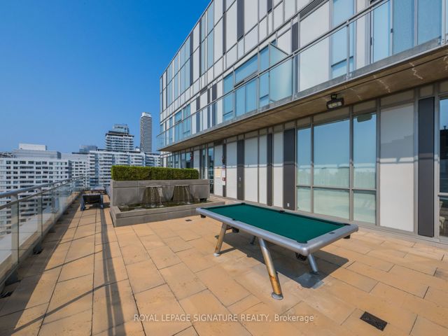 402 - 83 Redpath Ave