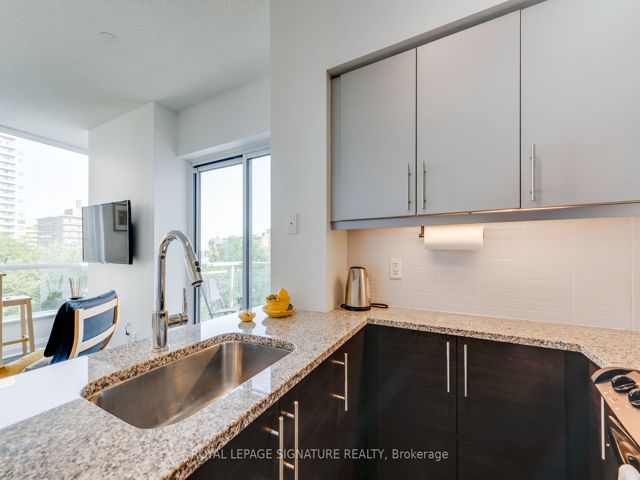 402 - 83 Redpath Ave