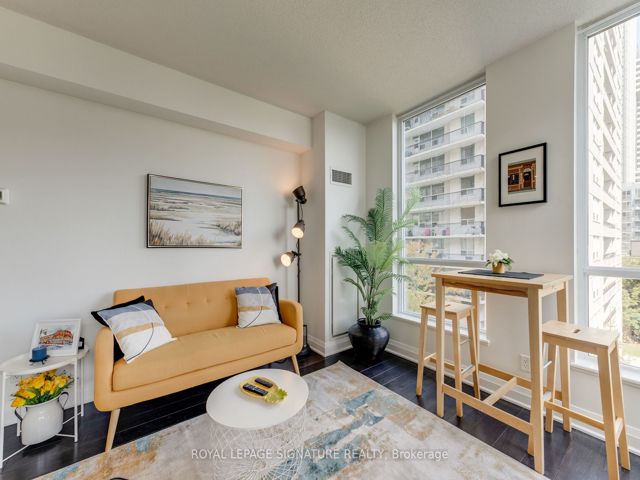 402 - 83 Redpath Ave